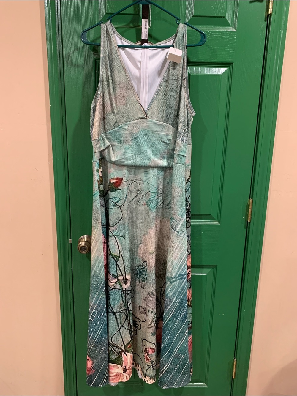 Sleeveless V-Neck Floral Maxi Dress in Mint Green